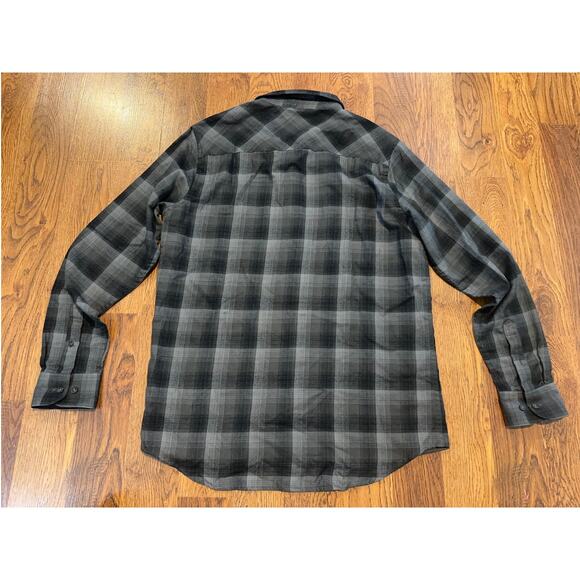 Travis Mathew Men’s Inland Button-Up Shirt Plaid Black Gray Size Large Casual - Picture 2 of 9
